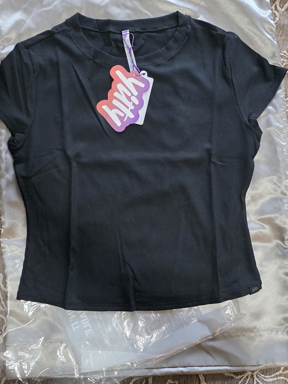YITTY(Fabletics) Black Ribbed Short Sleeve Crew Tee Size Large - Picture 2 of 6
